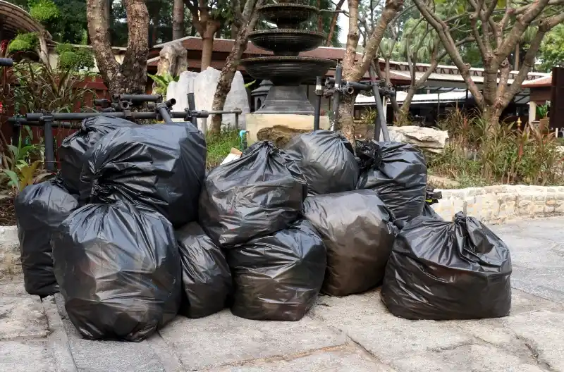 Derfor skal affaldsposer have knuder