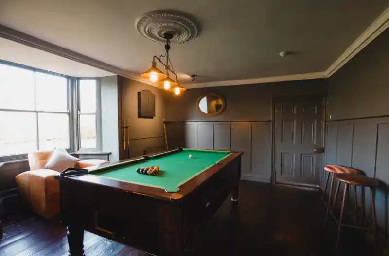 Hvad koster det at flytte et poolbord?