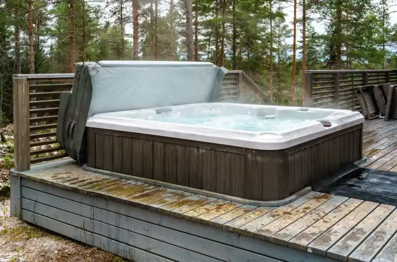 Hvor meget koster fjernelse af spabad?