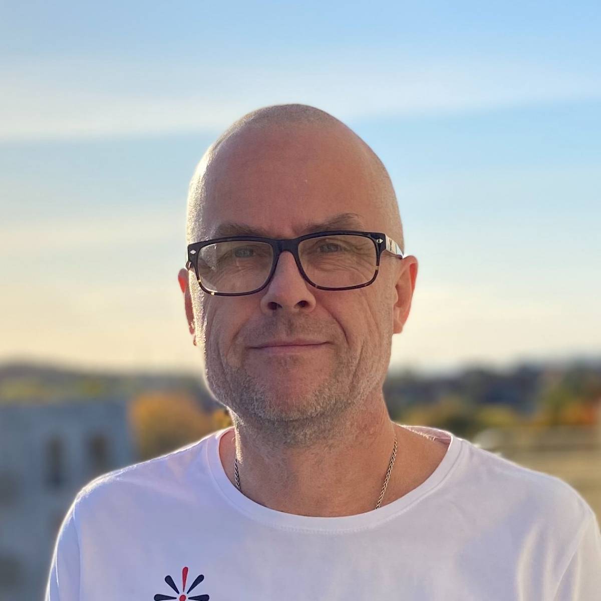 comment.user?.profileImg