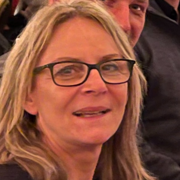 comment.user?.profileImg