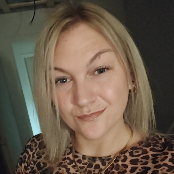 comment.user?.profileImg