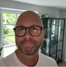 comment.user?.profileImg