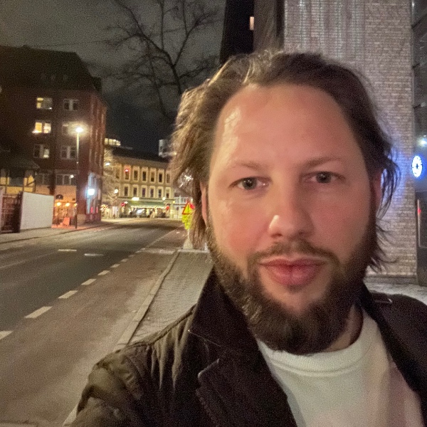 comment.user?.profileImg