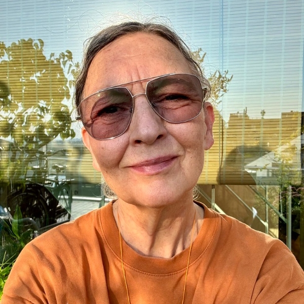 comment.user?.profileImg