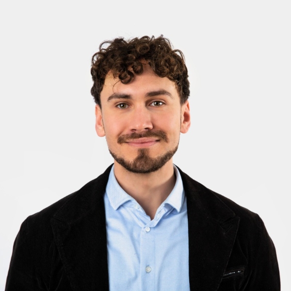 comment.user?.profileImg