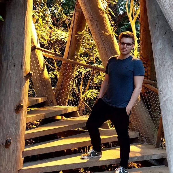 comment.user?.profileImg