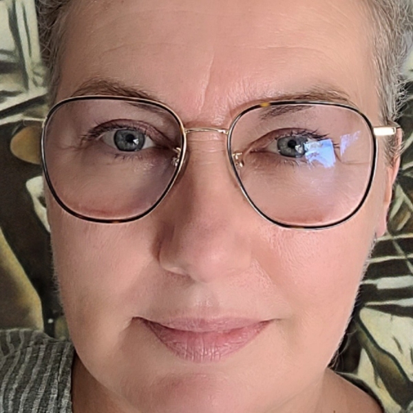 comment.user?.profileImg