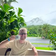 comment.user?.profileImg