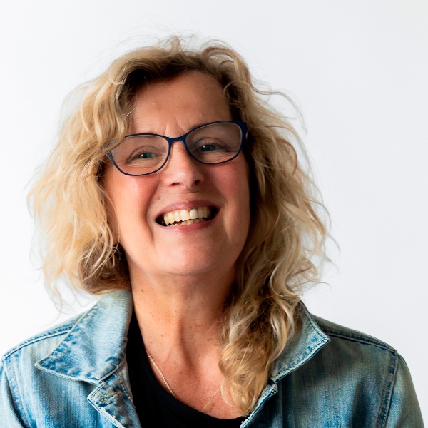 comment.user?.profileImg