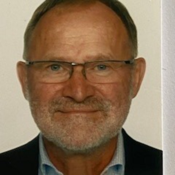 comment.user?.profileImg