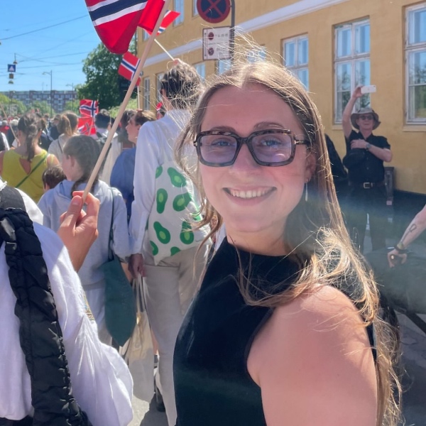 comment.user?.profileImg