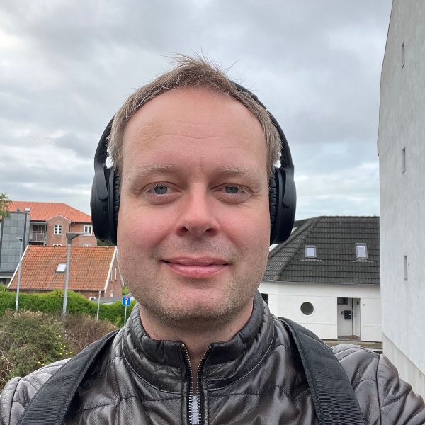 comment.user?.profileImg