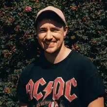 comment.user?.profileImg