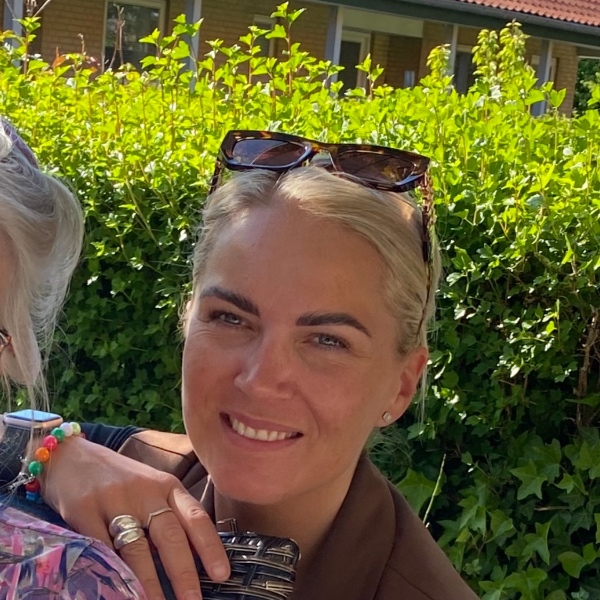 comment.user?.profileImg