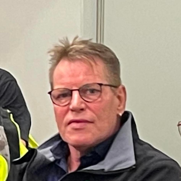 comment.user?.profileImg