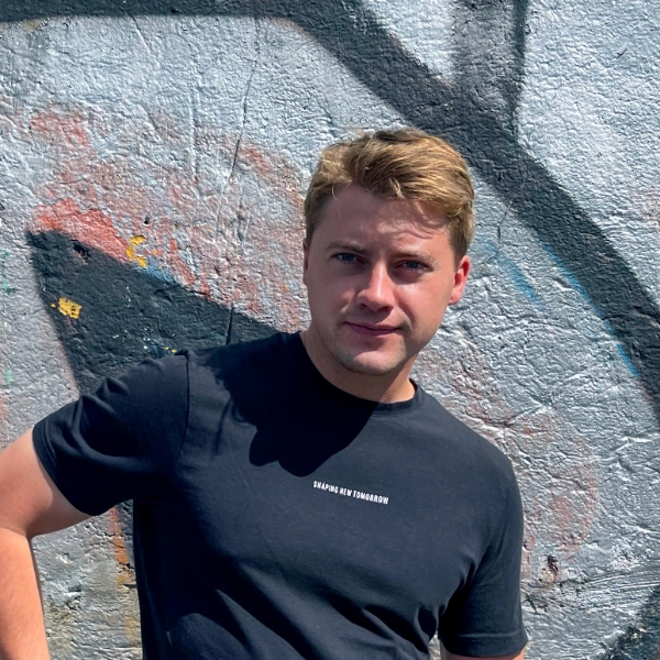 comment.user?.profileImg