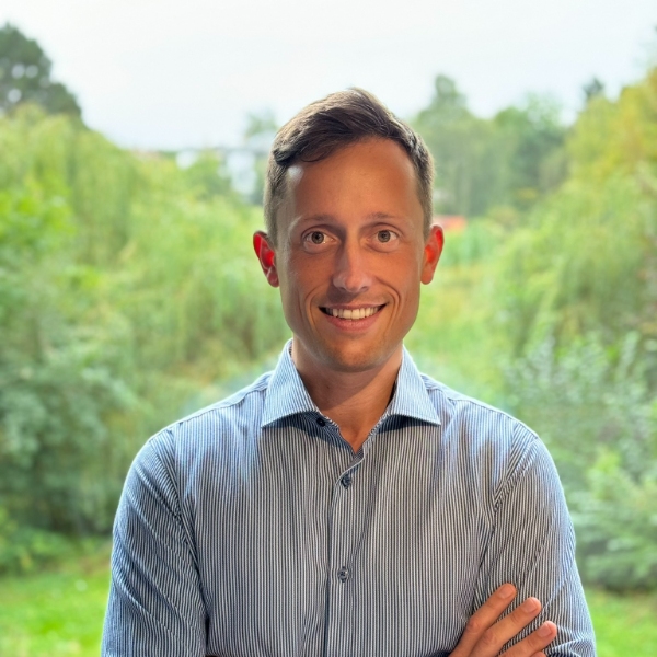 comment.user?.profileImg