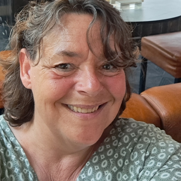 comment.user?.profileImg