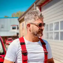 comment.user?.profileImg