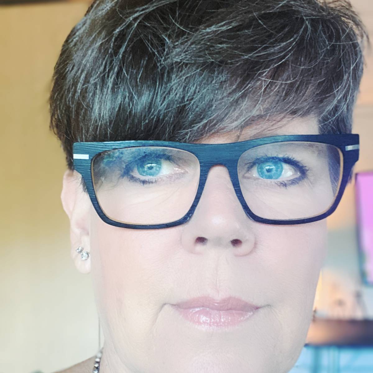 comment.user?.profileImg