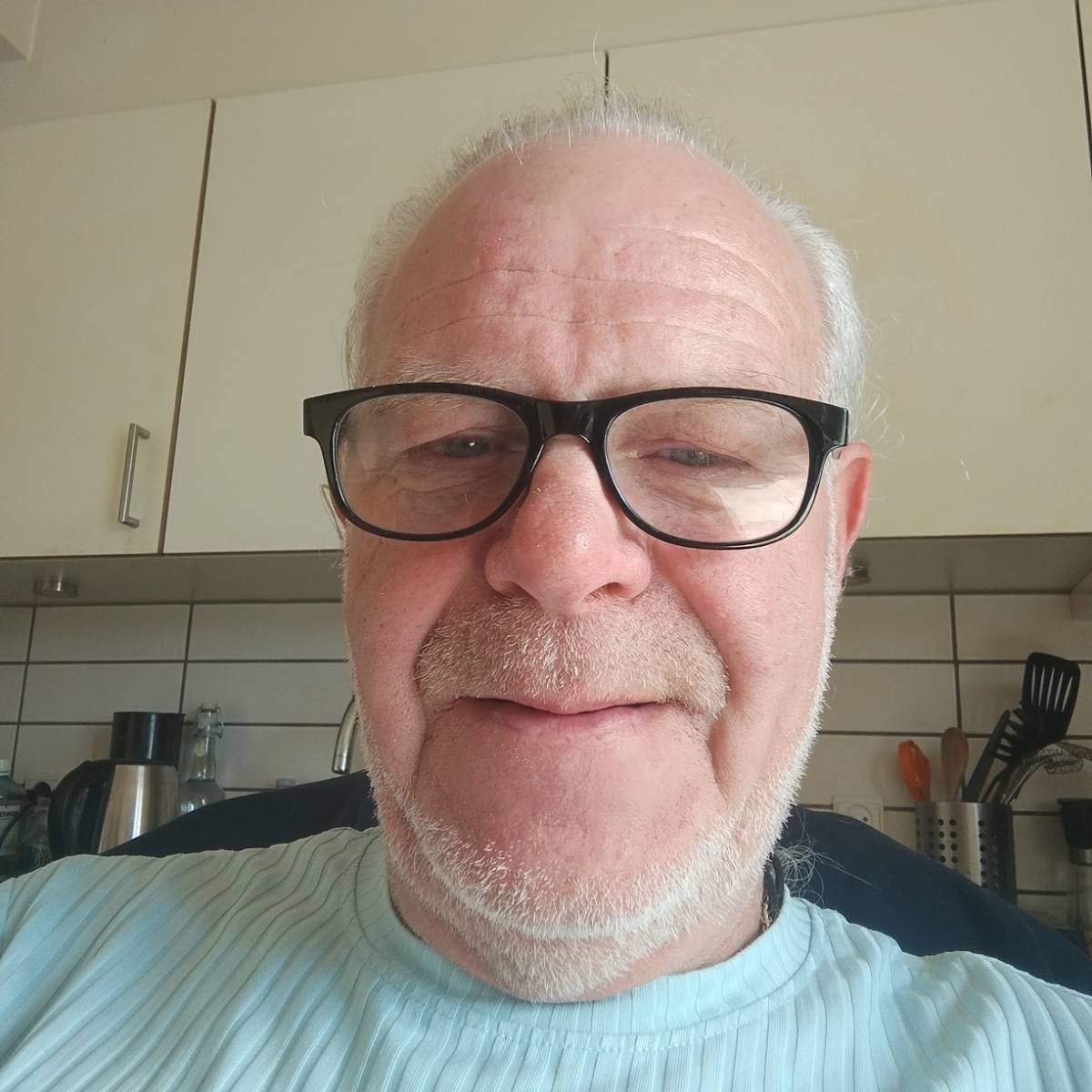 comment.user?.profileImg