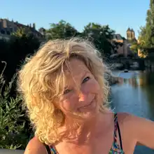 comment.user?.profileImg