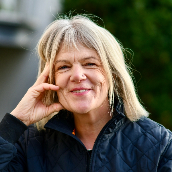 comment.user?.profileImg