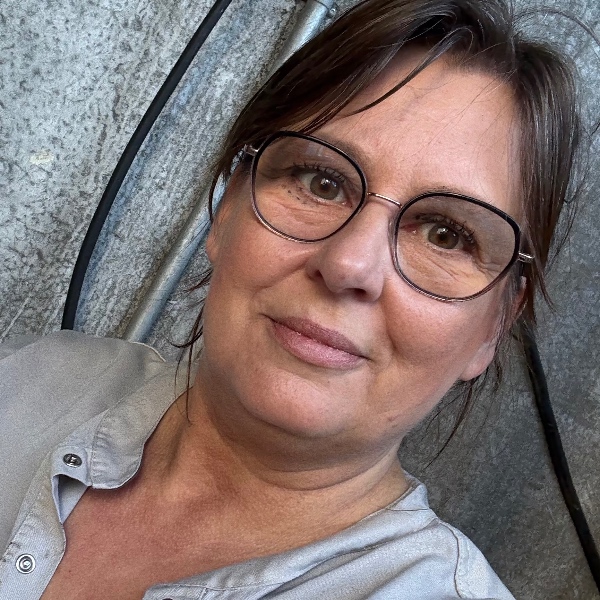 comment.user?.profileImg