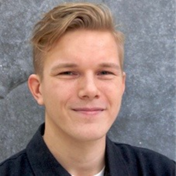 comment.user?.profileImg