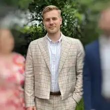 comment.user?.profileImg