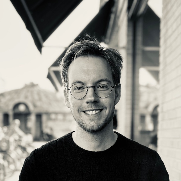 comment.user?.profileImg